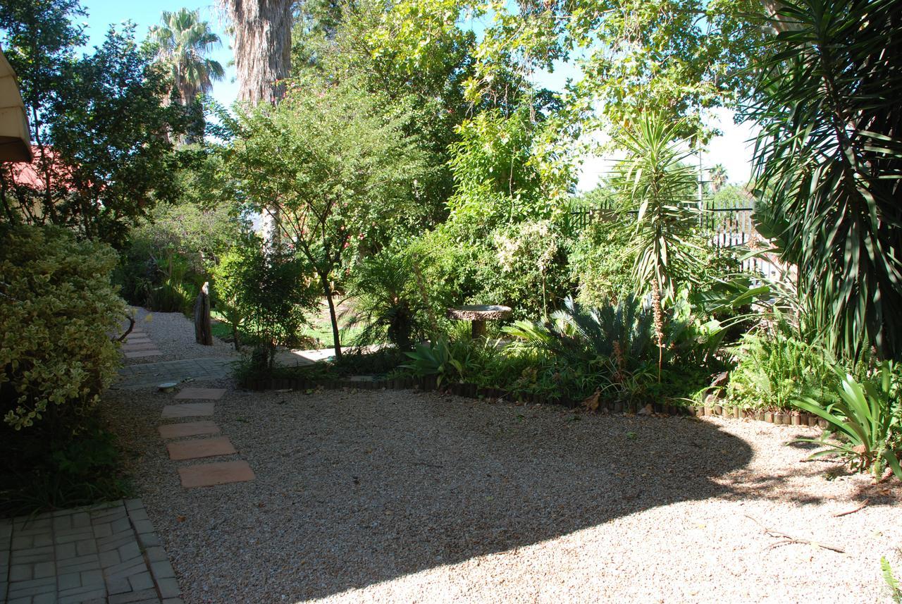 86 On Langenhoven Bed & Breakfast Oudtshoorn Exterior photo